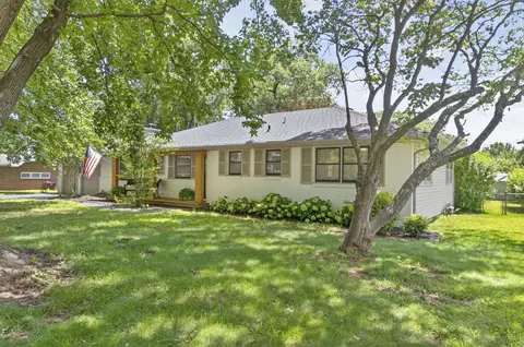 Exterior - 2406 E Broadmoor St, Springfield, MO 65804 photo 1 of 9