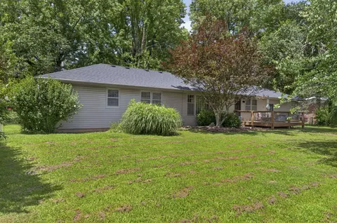 Exterior - 2406 E Broadmoor St, Springfield, MO 65804 photo 8 of 9