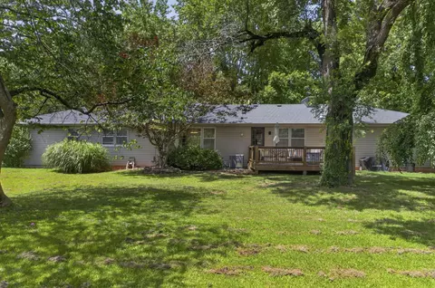 Exterior - 2406 E Broadmoor St, Springfield, MO 65804 photo 9 of 9