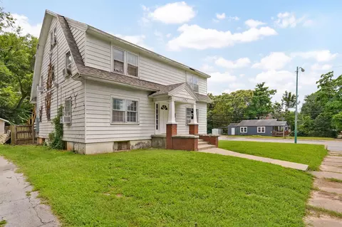 Exterior - 1504 N Summit Ave, Springfield, MO 65803 photo 3 of 5