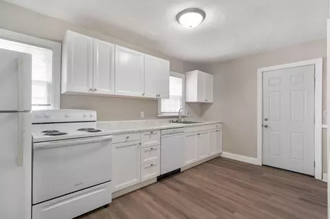 Kitchen - 1504 N Summit Ave, Springfield, MO 65803 photo 1 of 2