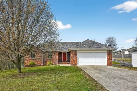 Exterior - 831 Pershing St, Willard, MO 65781 photo 2 of 9