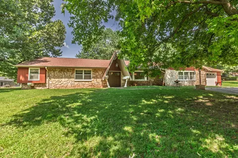 709 N High St, Stockton, MO 65785