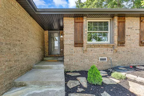 Exterior - 908 Domino Ct, Nixa, MO 65714 photo 4 of 8