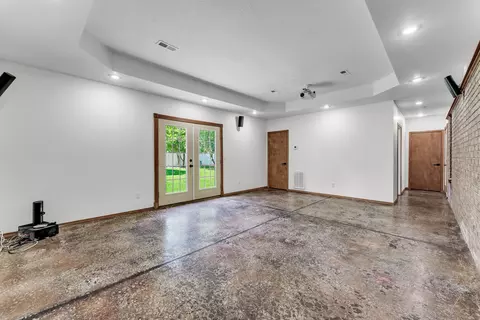 Living - 908 Domino Ct, Nixa, MO 65714 photo 4 of 4