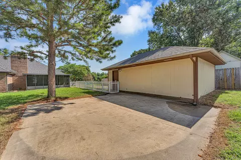 Exterior - 908 Domino Ct, Nixa, MO 65714 photo 7 of 8