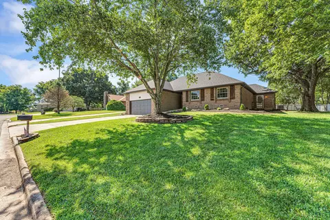 Exterior - 908 Domino Ct, Nixa, MO 65714 photo 2 of 8
