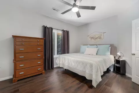 Bedroom - 4868 E Utica St, Springfield, MO 65809 photo 5 of 6