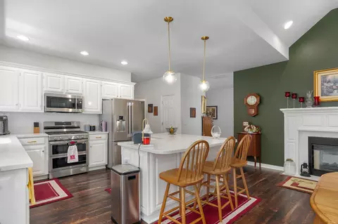 Kitchen - 4868 E Utica St, Springfield, MO 65809 photo 1 of 6