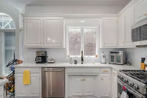 Kitchen - 4868 E Utica St, Springfield, MO 65809 photo 3 of 6