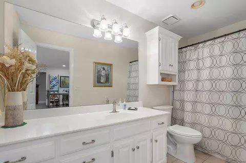 Bath - 4868 E Utica St, Springfield, MO 65809 photo 7 of 8
