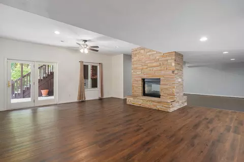 Living - 4868 E Utica St, Springfield, MO 65809 photo 10 of 12