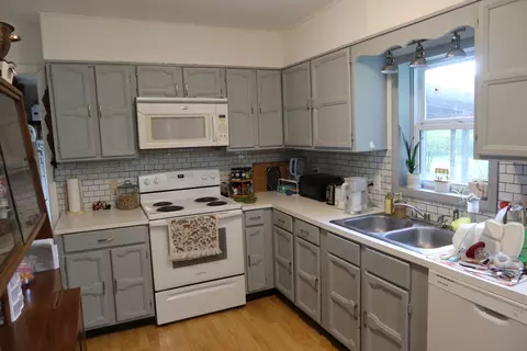 Kitchen - 28076 Kings River Rd, Shell Knob, MO 65747 photo 1 of 2