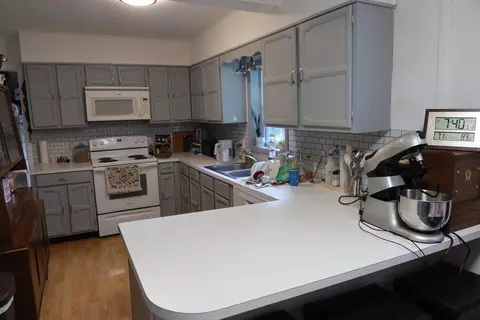 Kitchen - 28076 Kings River Rd, Shell Knob, MO 65747 photo 2 of 2
