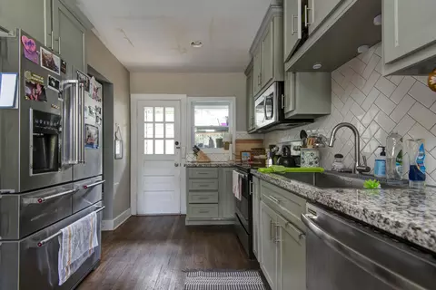 Kitchen - 1460 E Grand St, Springfield, MO 65804 photo 1 of 3