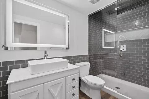 Bath - 5079 E Farm Road 122, Springfield, MO 65802 photo 7 of 8