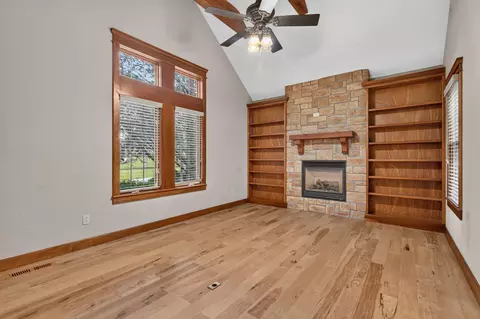 Living - 5079 E Farm Road 122, Springfield, MO 65802 photo 2 of 7