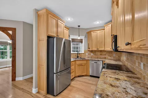 Kitchen - 5079 E Farm Road 122, Springfield, MO 65802 photo 3 of 3