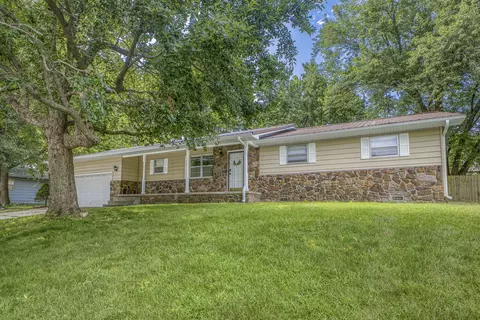 523 Joy St, Neosho, MO 64850