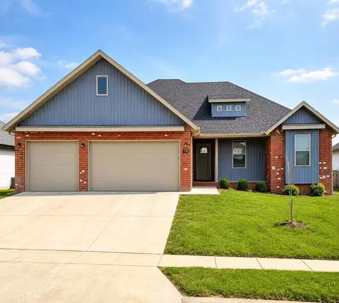 730 E Penzance Cir, Nixa, MO 65714