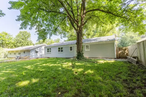Exterior - 1318 E Cozy St, Springfield, MO 65804 photo 7 of 8