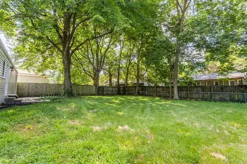 Exterior - 1318 E Cozy St, Springfield, MO 65804 photo 8 of 8