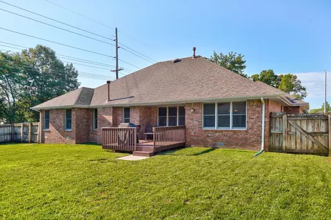 Exterior - 4668 S Warren Rd, Springfield, MO 65810 photo 6 of 11