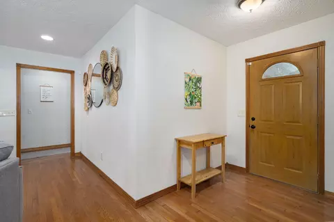 Entry Way - 4668 S Warren Rd, Springfield, MO 65810 photo 1 of 2