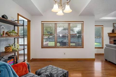 Living - 4668 S Warren Rd, Springfield, MO 65810 photo 3 of 3