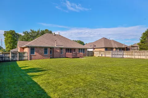 Exterior - 4668 S Warren Rd, Springfield, MO 65810 photo 7 of 11