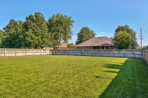 Exterior - 4668 S Warren Rd, Springfield, MO 65810 photo 8 of 11