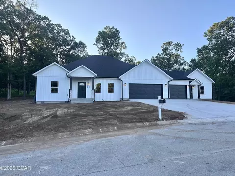 146 Whispering Oaks Dr, Joplin, MO 64801