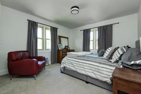 Bedroom - 1433 S Charing Rd, Springfield, MO 65809 photo 2 of 4