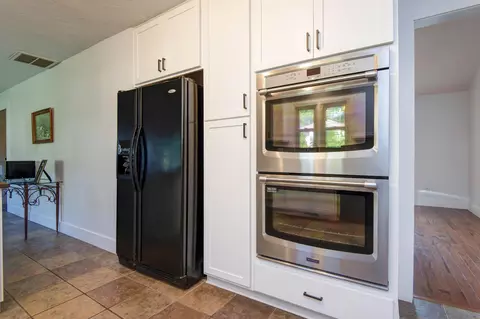 Kitchen - 1433 S Charing Rd, Springfield, MO 65809 photo 4 of 4
