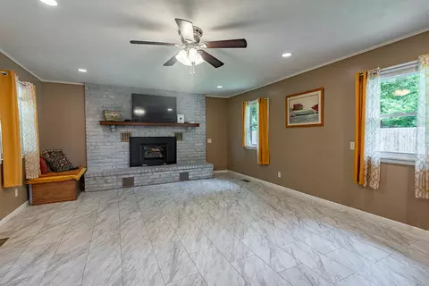 Living - 405 Watson St, Willard, MO 65781 photo 2 of 2
