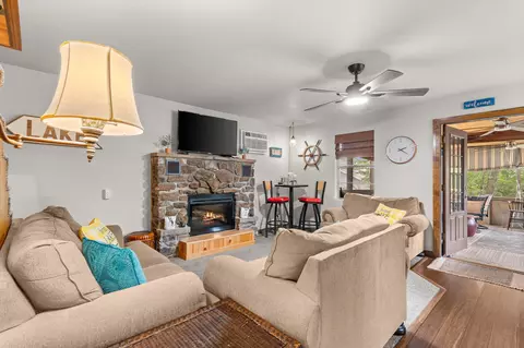 Living - 88 Montgomery Cir, Branson West, MO 65737 photo 3 of 6