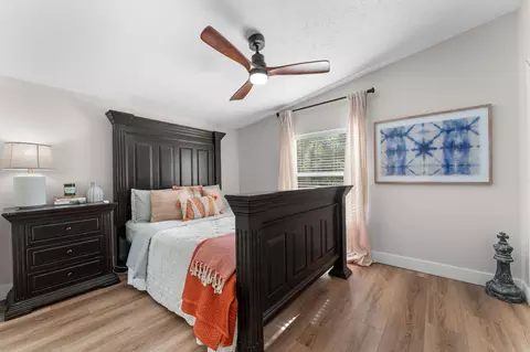 Bedroom - 750 Lake Rd, Shell Knob, MO 65747 photo 3 of 6