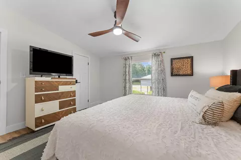 Bedroom - 750 Lake Rd, Shell Knob, MO 65747 photo 2 of 6