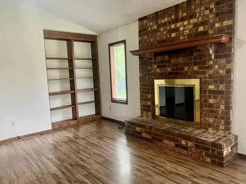Living - 518 E 520 E Jewett Pl, Springfield, MO 65807 photo 2 of 4