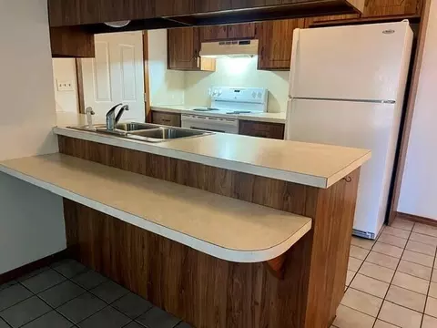 Kitchen - 518 E 520 E Jewett Pl, Springfield, MO 65807 photo 1 of 4