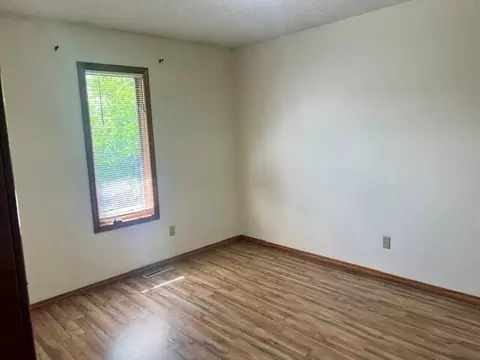 Bedroom - 518 E 520 E Jewett Pl, Springfield, MO 65807 photo 1 of 1