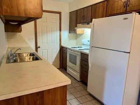 Kitchen - 518 E 520 E Jewett Pl, Springfield, MO 65807 photo 2 of 4