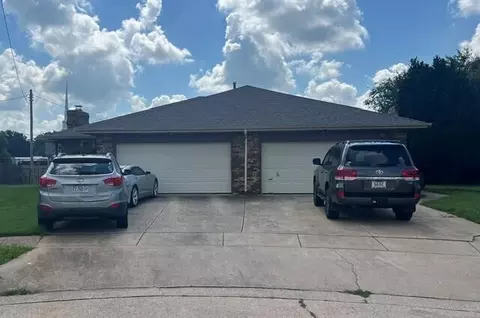 Exterior - 518 E 520 E Jewett Pl, Springfield, MO 65807 photo 2 of 7
