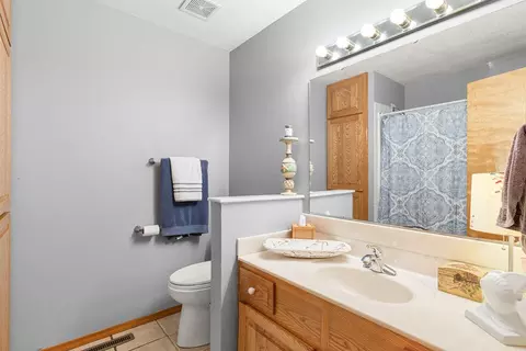 Bath - 539 Erie St, Springfield, MO 65807 photo 1 of 5