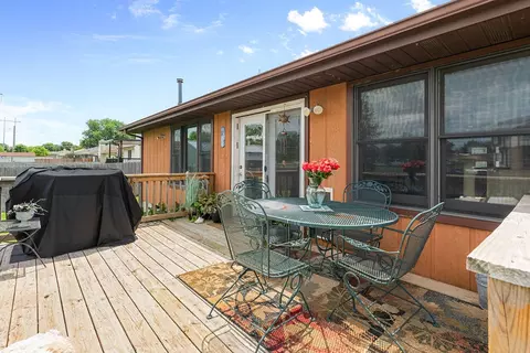 Exterior - 539 Erie St, Springfield, MO 65807 photo 6 of 8