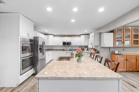 Kitchen - 539 Erie St, Springfield, MO 65807 photo 2 of 6