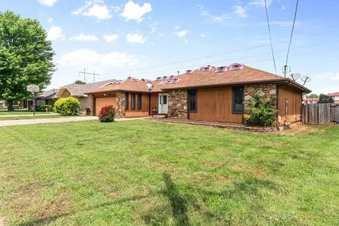 Exterior - 539 Erie St, Springfield, MO 65807 photo 4 of 8