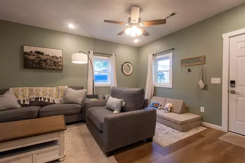 207 N Maple St, Monett, MO 65708 photo 3