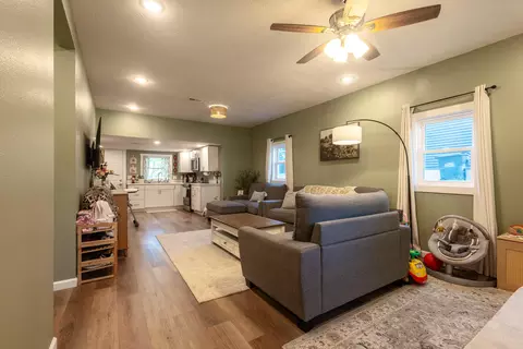 207 N Maple St, Monett, MO 65708 photo 2