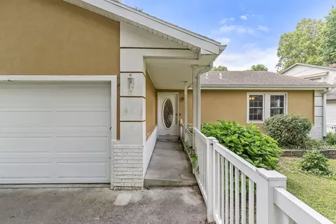 1710 W Whiteside St, Springfield, MO 65807 photo 4